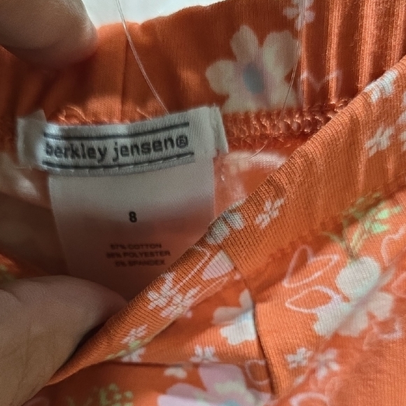 Berkley Jensen Green Tunic with Floral Patterned Leggings kid Size 8 - Picture 14 of 16